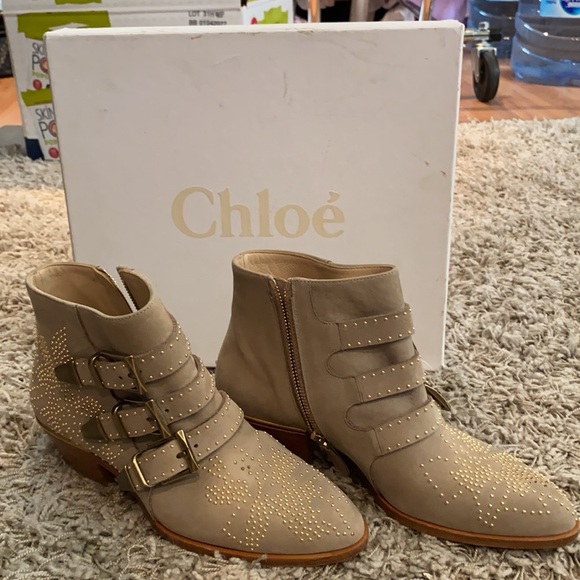Chloe Susanna Boots Booties in Ash / Gray Suede - Picture 13 of 15
